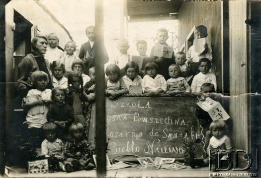 Fotografia z albumu: Działacze towarzystw polskich w Argentynie / Fotografía del álbum: Activistas de las asociaciones polacas en Argentina