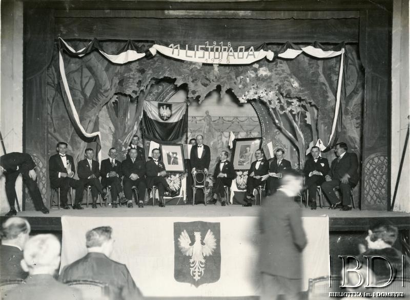 Fotografia z albumu: Działacze towarzystw polskich w Argentynie / Fotografía del álbum: Activistas de las asociaciones polacas en Argentina