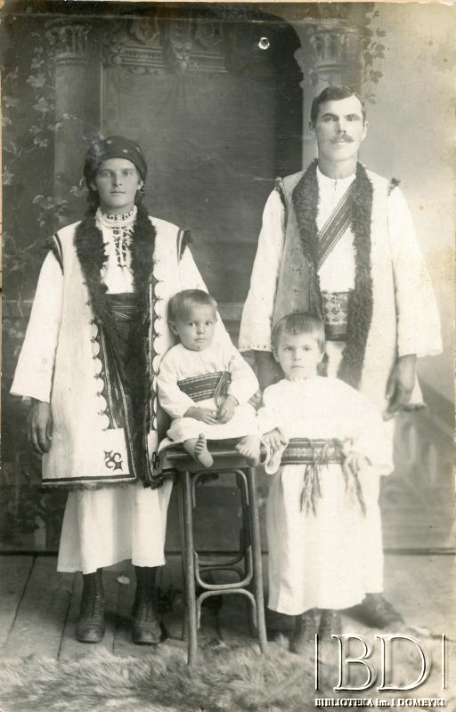 Fotografia z albumu: Działacze towarzystw polskich w Argentynie / Fotografía del álbum: Activistas de las asociaciones polacas en Argentina