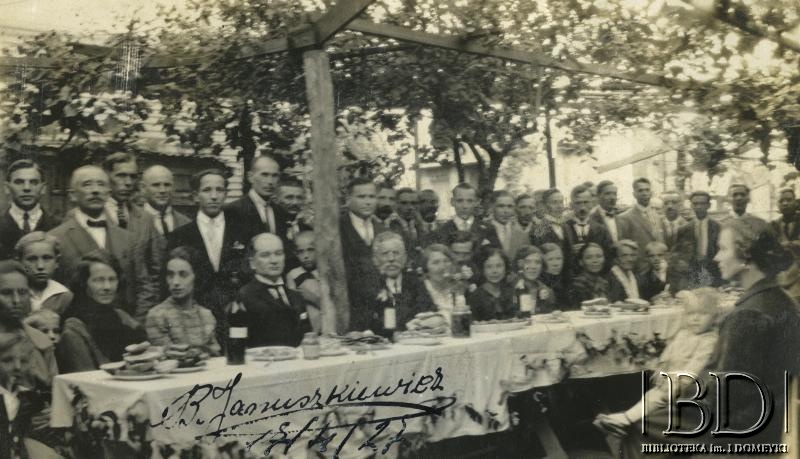 Fotografia z albumu: Działacze towarzystw polskich w Argentynie / Fotografía del álbum: Activistas de las asociaciones polacas en Argentina