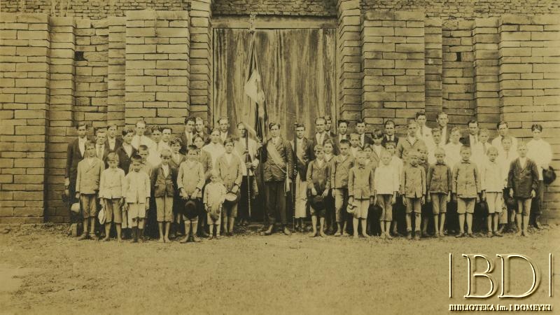 Fotografia z albumu: Działacze towarzystw polskich w Argentynie / Fotografía del álbum: Activistas de las asociaciones polacas en Argentina