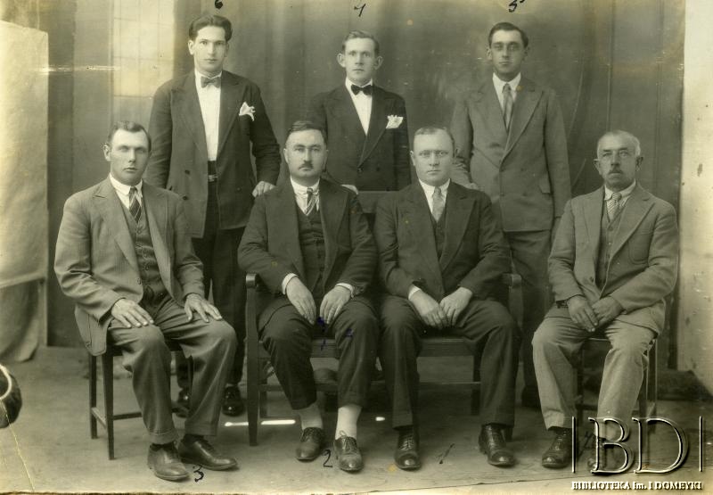 Fotografia z albumu: Działacze towarzystw polskich w Argentynie / Fotografía del álbum: Activistas de las asociaciones polacas en Argentina