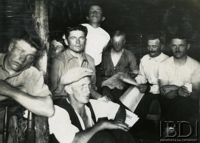 Fotografia z albumu: Działacze towarzystw polskich w Argentynie / Fotografía del álbum: Activistas de las asociaciones polacas en Argentina