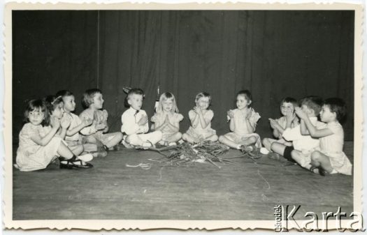 Fotografia ze zbiorów Zgromadzenia Sióstr Zmartwychwstania Pańskiego w Buenos Aires. / Fotografía de la colección de las Hermanas de la Congregación de la Resurrección de Nuestro Señor Jesucristo.