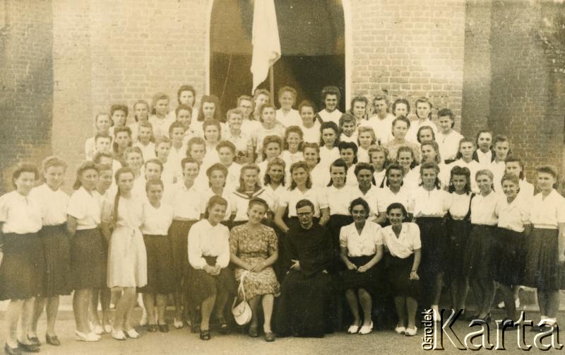 Fotografia ze zbiorów Archiwum Ojców Franciszkanów w Polskiej Misji Katolickiej w Martin Coronado / Fotografía del Archivo de los Padres Franciscanos en la Misión Católica Polaca en Martin Coronado.