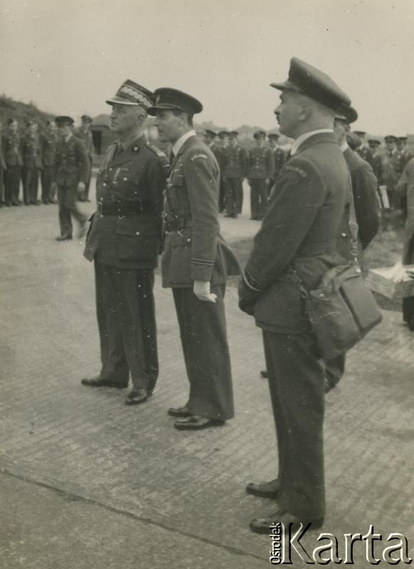 Fotografia ze zbiorów Archiwum Ojców Franciszkanów w Polskiej Misji Katolickiej w Martin Coronado / Fotografía del Archivo de los Padres Franciscanos en la Misión Católica Polaca en Martin Coronado.