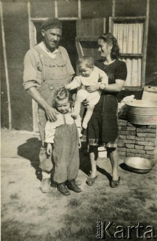 Fotografia ze zbiorów Archiwum Ojców Franciszkanów w Polskiej Misji Katolickiej w Martin Coronado / Fotografía del Archivo de los Padres Franciscanos en la Misión Católica Polaca en Martin Coronado.