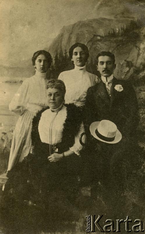 Fotografia ze zbiorów Archiwum Ojców Franciszkanów w Polskiej Misji Katolickiej w Martin Coronado / Fotografía del Archivo de los Padres Franciscanos en la Misión Católica Polaca en Martin Coronado.