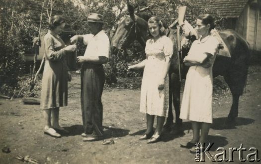 Fotografia ze zbiorów Archiwum Ojców Franciszkanów w Polskiej Misji Katolickiej w Martin Coronado / Fotografía del Archivo de los Padres Franciscanos en la Misión Católica Polaca en Martin Coronado.