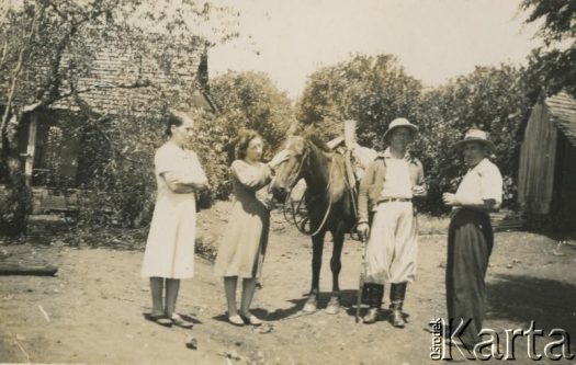 Fotografia ze zbiorów Archiwum Ojców Franciszkanów w Polskiej Misji Katolickiej w Martin Coronado / Fotografía del Archivo de los Padres Franciscanos en la Misión Católica Polaca en Martin Coronado.