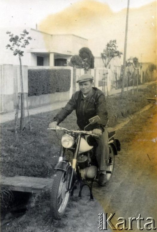 Fotografia ze zbiorów Archiwum Ojców Franciszkanów w Polskiej Misji Katolickiej w Martin Coronado / Fotografía del Archivo de los Padres Franciscanos en la Misión Católica Polaca en Martin Coronado.