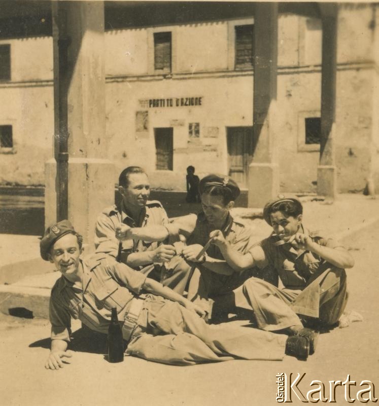 Fotografia ze zbiorów Archiwum Ojców Franciszkanów w Polskiej Misji Katolickiej w Martin Coronado / Fotografía del Archivo de los Padres Franciscanos en la Misión Católica Polaca en Martin Coronado.