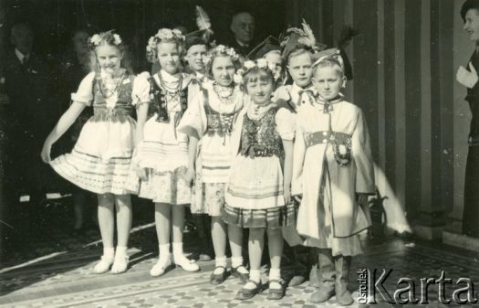 Fotografia ze zbiorów Polskiej Macierzy Szkolnej / Fotografía de la colección de Polska Macierz Szkolna.